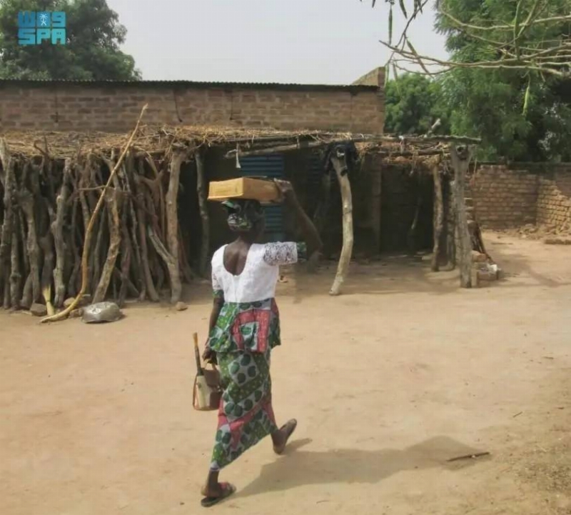 “سلمان للإغاثة” يوزع (1190) كرتون تمر بإقليم مايو كيبي الشرقي بتشاد