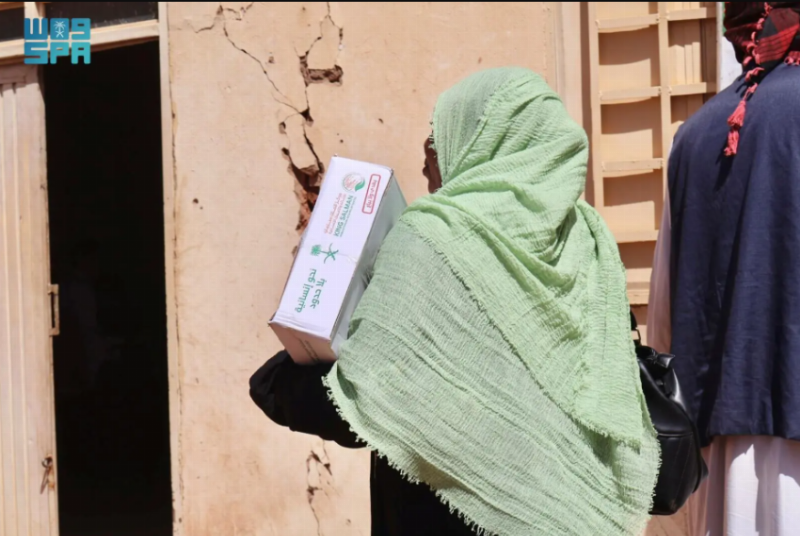 “سلمان للإغاثة” يوزّع 1.000 كرتون تمر في محلية شرق النيل بالسودان