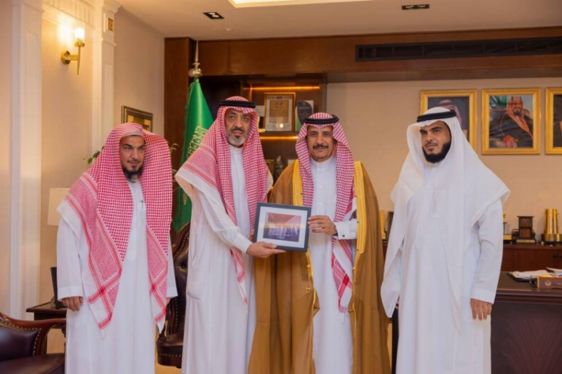 محافظ حفر الباطن يطلع على منجزات جمعية البر الخيرية لعام 2025م