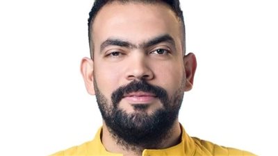 عملية مؤلمة.. خالد عليش يعلن خضوع والدته لعملية تغيير مفصل الحوض