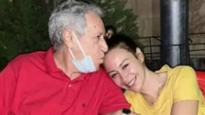 اليوم.. منة شلبي تستقبل عزاء والدها بمسجد المشيري طنطاوي