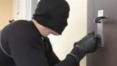 7 سرقات وعودة المسروقات.. سقوط عصابة “كسر الشقق” بالإسكندرية