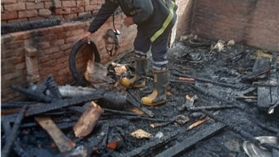 التحقيقات تكشف حجم خسائر حريق مخزن فراشة بمصر القديمة