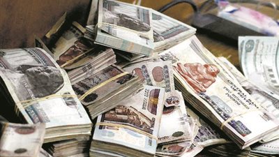 عقارات وسيارات.. حيلة متهم لإخفاء 80 مليون جنيه من تجارة العملة