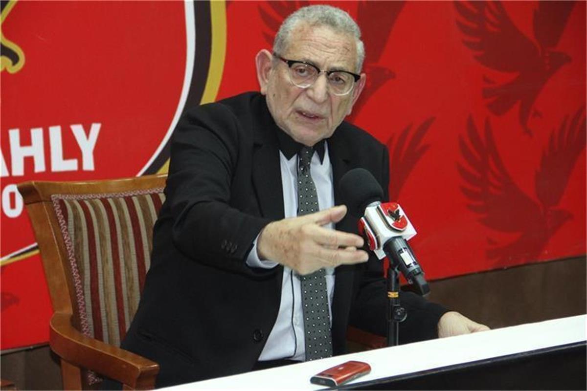 عدلي القيعي يكشف ماذا قال حكم مباراة الأهلي وسيراميكا لـ تريزيجيه