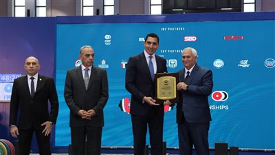 وزير الشباب والرياضة يفتتح بطولة العالم لرفع الأثقال للناشئين والناشئات بالإسماعيلية بمشاركة 54 دولة