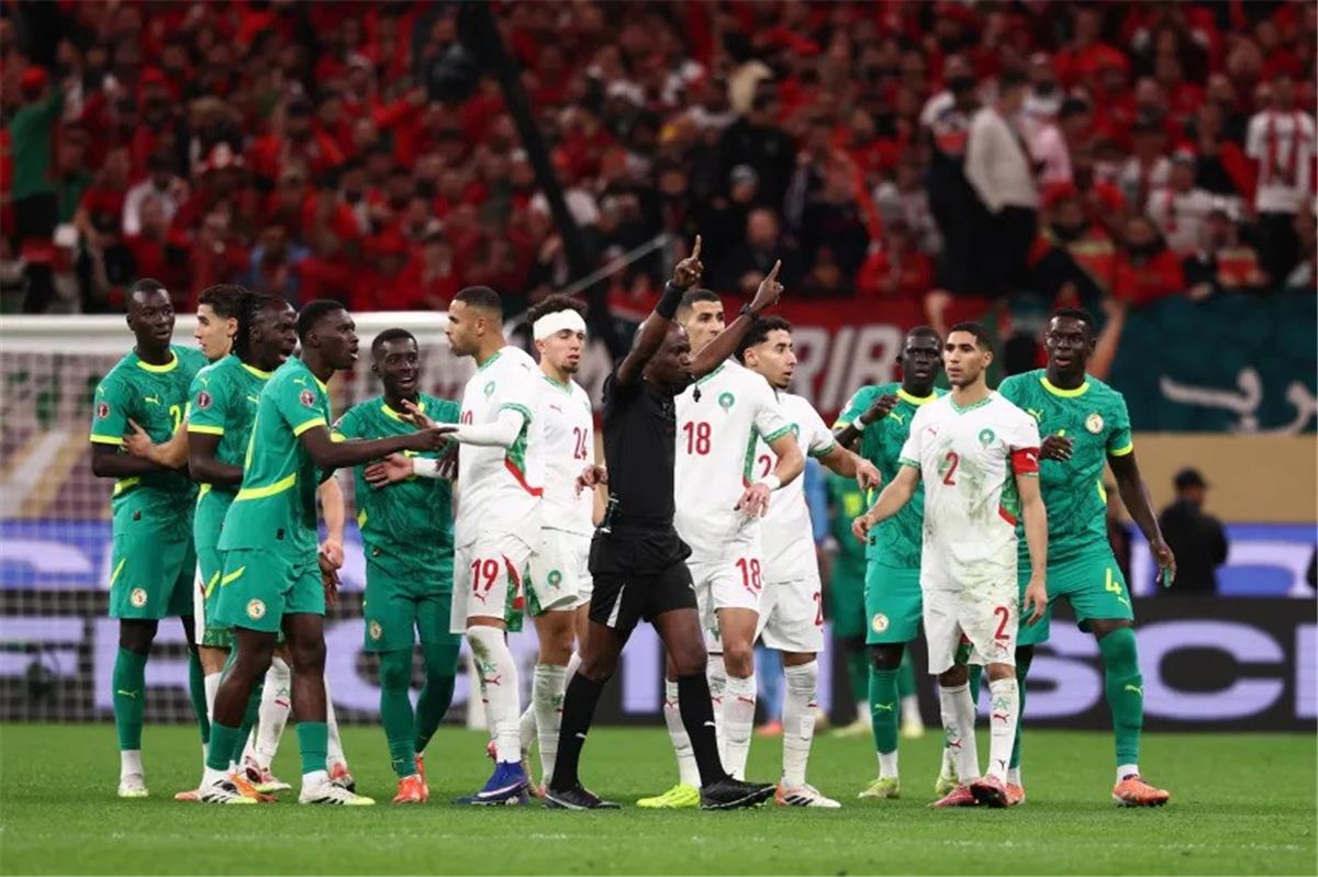 بسبب انسحاب السنغال أمام المغرب.. الفيفا يتخذ قرارًا صارمًا قبل انطلاق كأس العالم