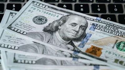 الدولار يفرض كلمته.. هل يواصل الصعود أمام العملات الناشئة؟
