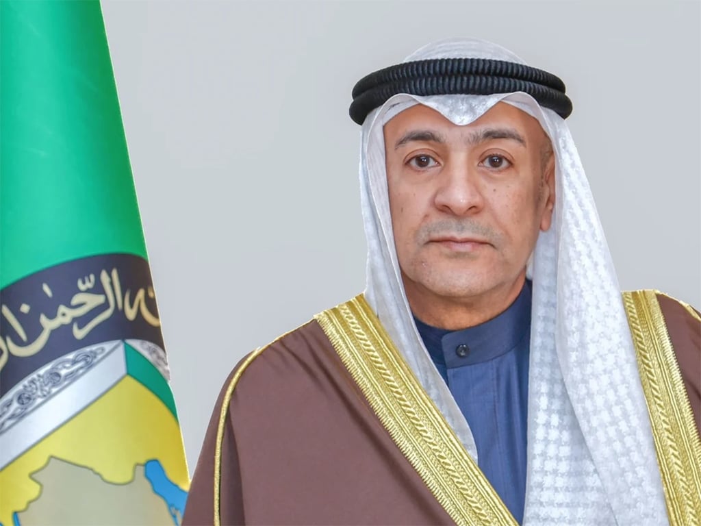 الأمين العام لمجلس التعاون يدين بشدة الهجوم الإيراني على ناقلة إماراتية بمضيق هرمز