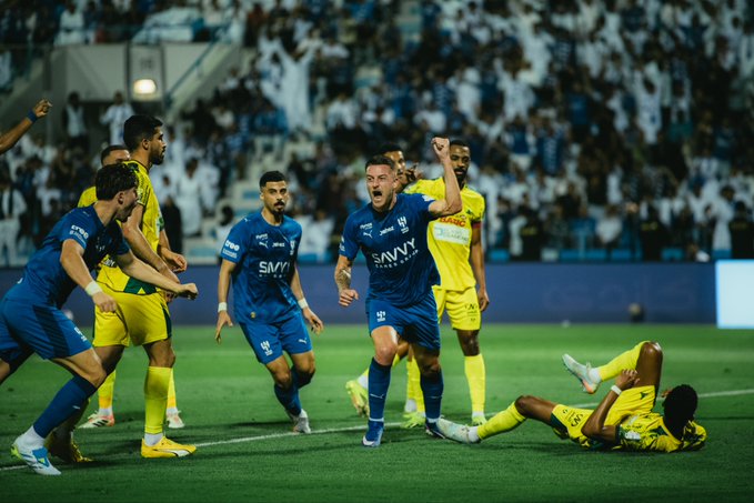الهلال يقلب تأخره أمام الخليج ويحسم فوزاً ثميناً في دوري روشن — سبق