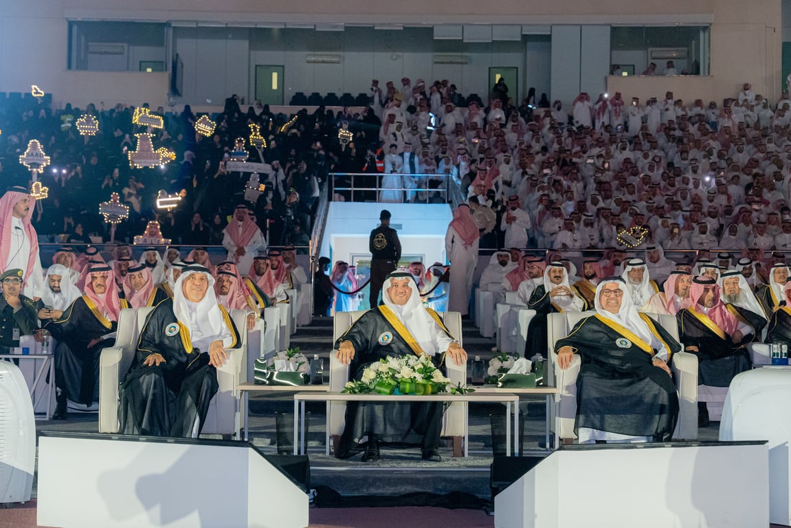 محافظ الأحساء يرعى تخريج أكثر من 10 آلاف طالب وطالبة بجامعة الملك فيصل — سبق