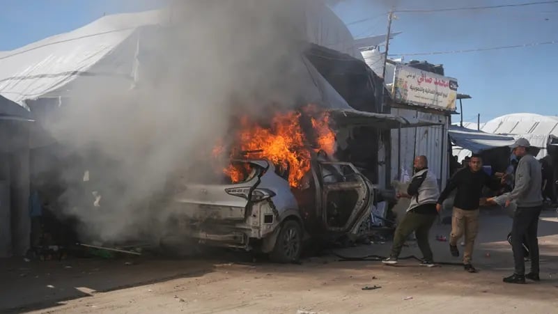 غارات إسرائيلية على غزة تستهدف ضابط شرطة بحماس وتخلّف 6 شهداء وعشرات الجرحى — سبق