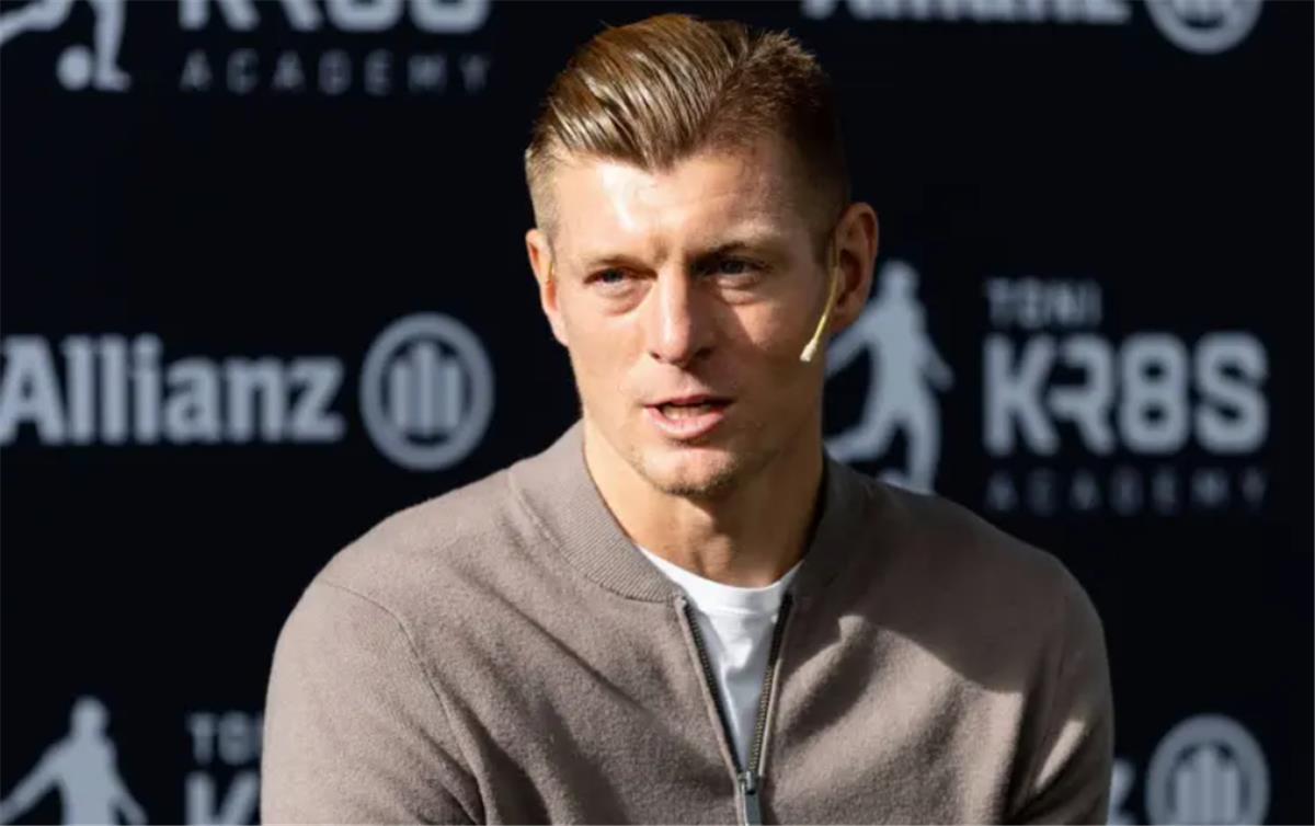 رسالة لـ ريال مدريد؟.. كروس مشيدًا بشخصية إنريكي وتصرف ديمبلي: لم يفعل مثل “النقانق العابسة”