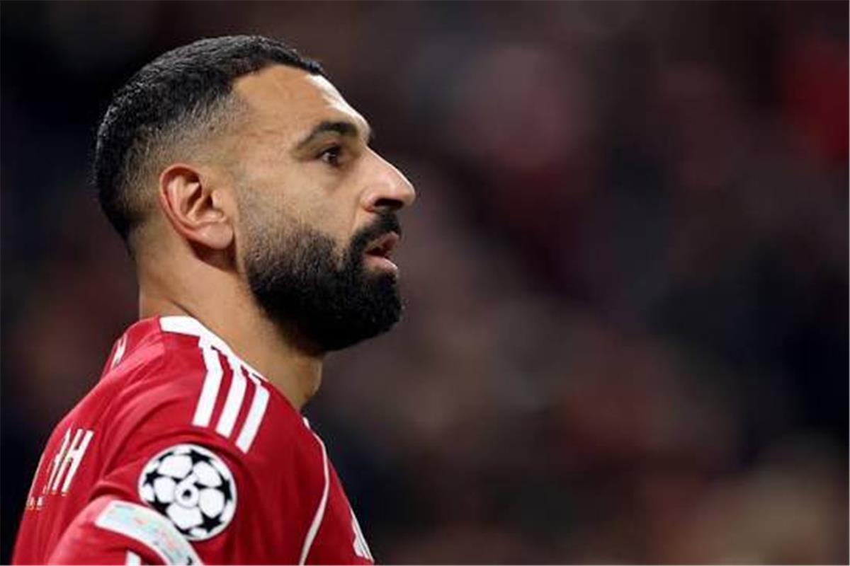 محمد صلاح يتلقى هدية خاصة بعد تعادل ليفربول أمام تشيلسي في الدوري الإنجليزي