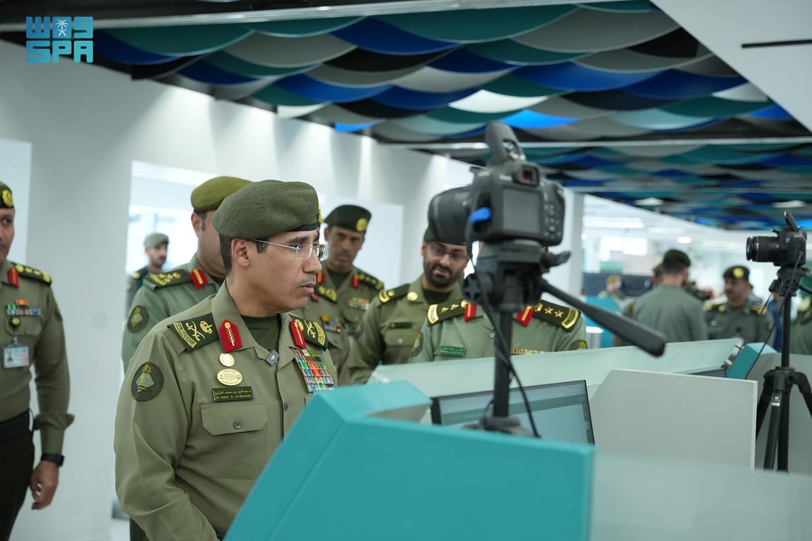 مدير الجوازات يقف ميدانياً على جاهزية منفذ جسر الملك فهد لخدمة ضيوف الرحمن — سبق