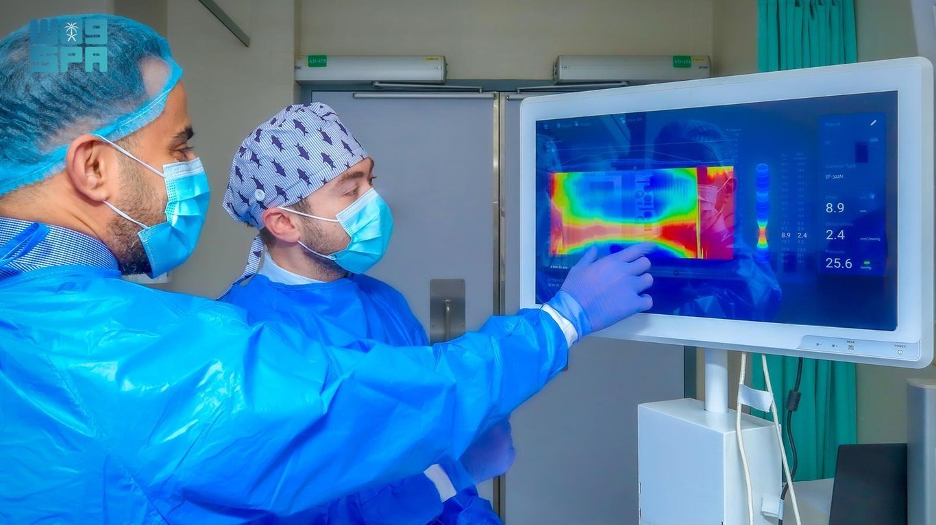 التخصصي يطبّق لأول مرة تقنية منظار تداخلي متقدّمة لعلاج تعذّر ارتخاء المريء بالرياض