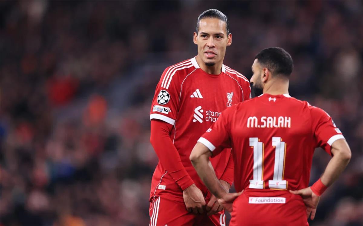بعد رحيلهما عن ليفربول.. محمد صلاح قد يواجه فان دايك في دوري أوروبي