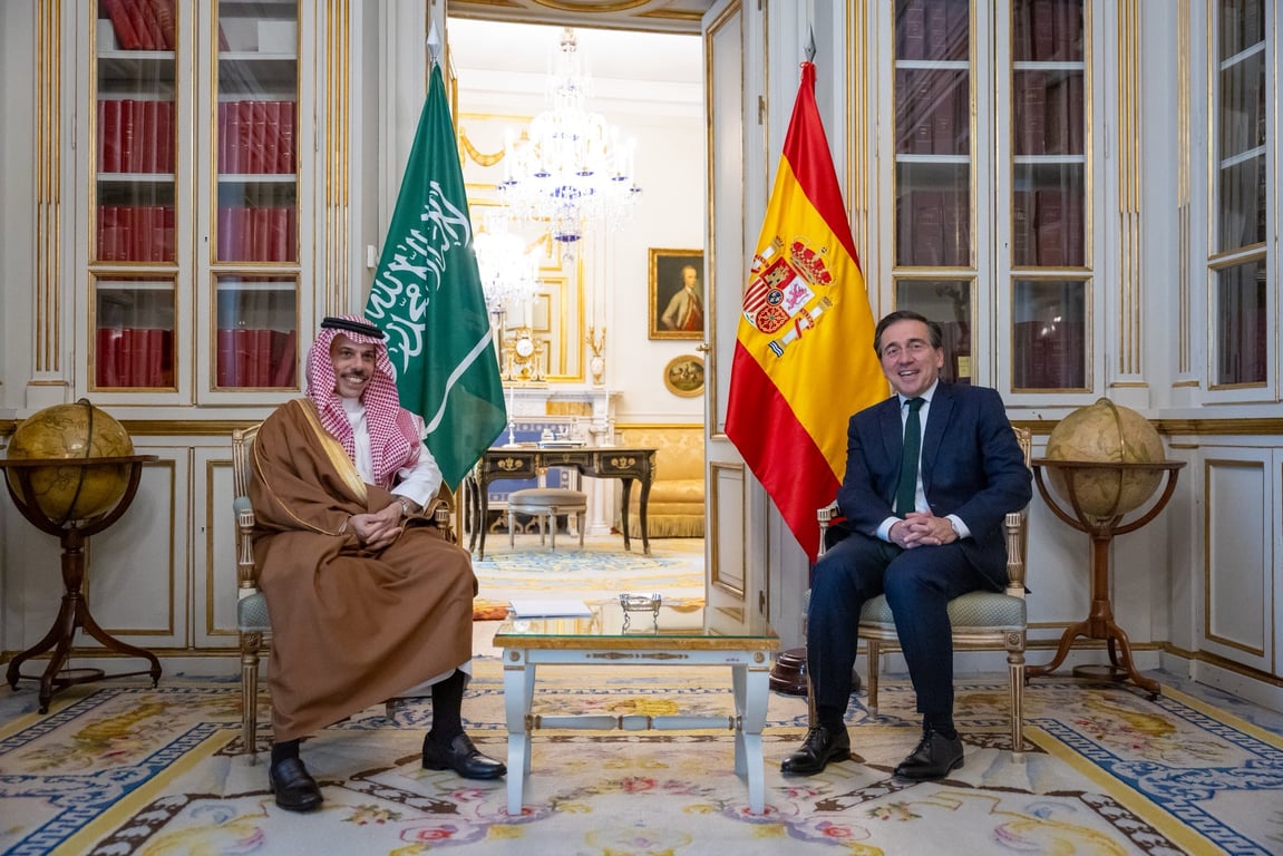 وزير الخارجية يلتقي نظيره الإسباني ويوقعان مذكرة تفاهم بشأن إنشاء مجلس الشراكة الإستراتيجية بين البلدين
