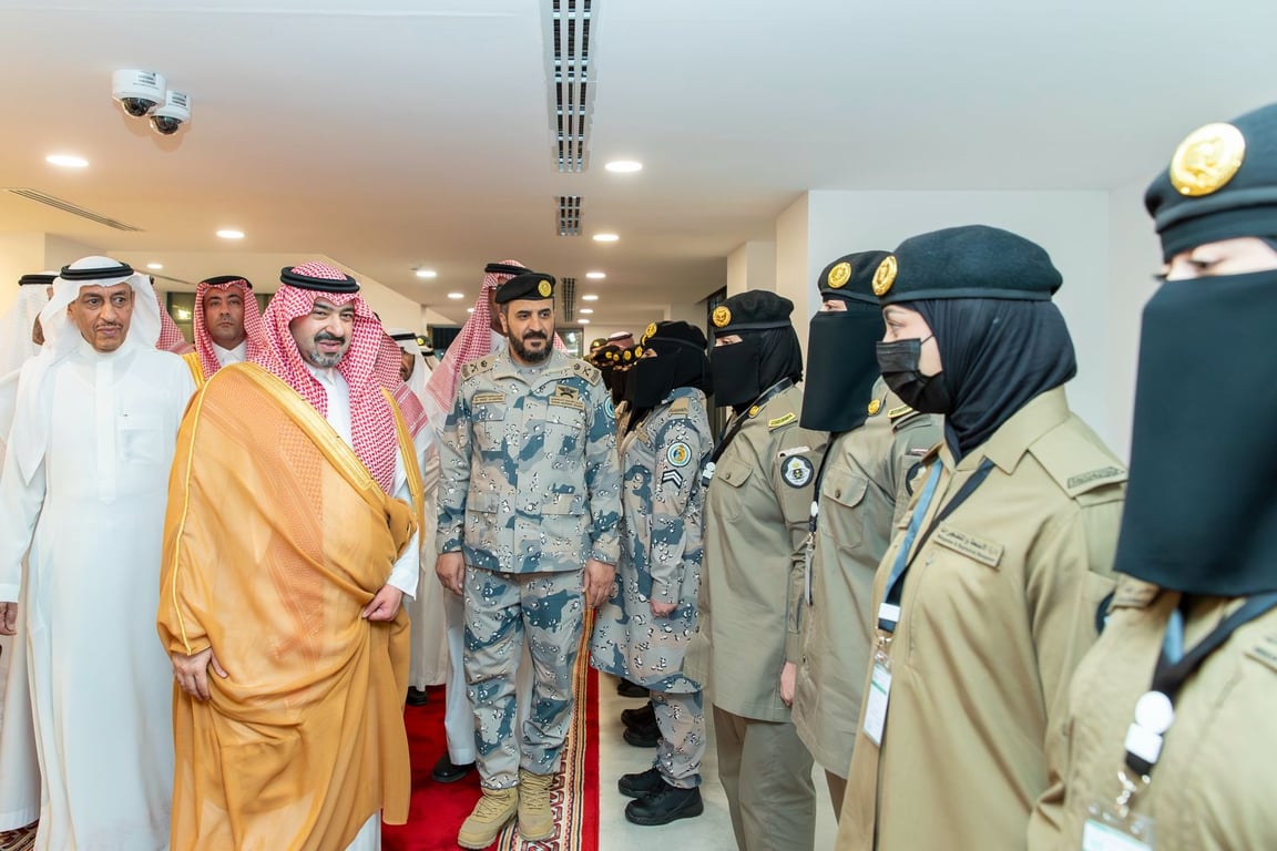 نائب أمير تبوك يتفقد استعدادات الحج بمنفذ حالة عمار
