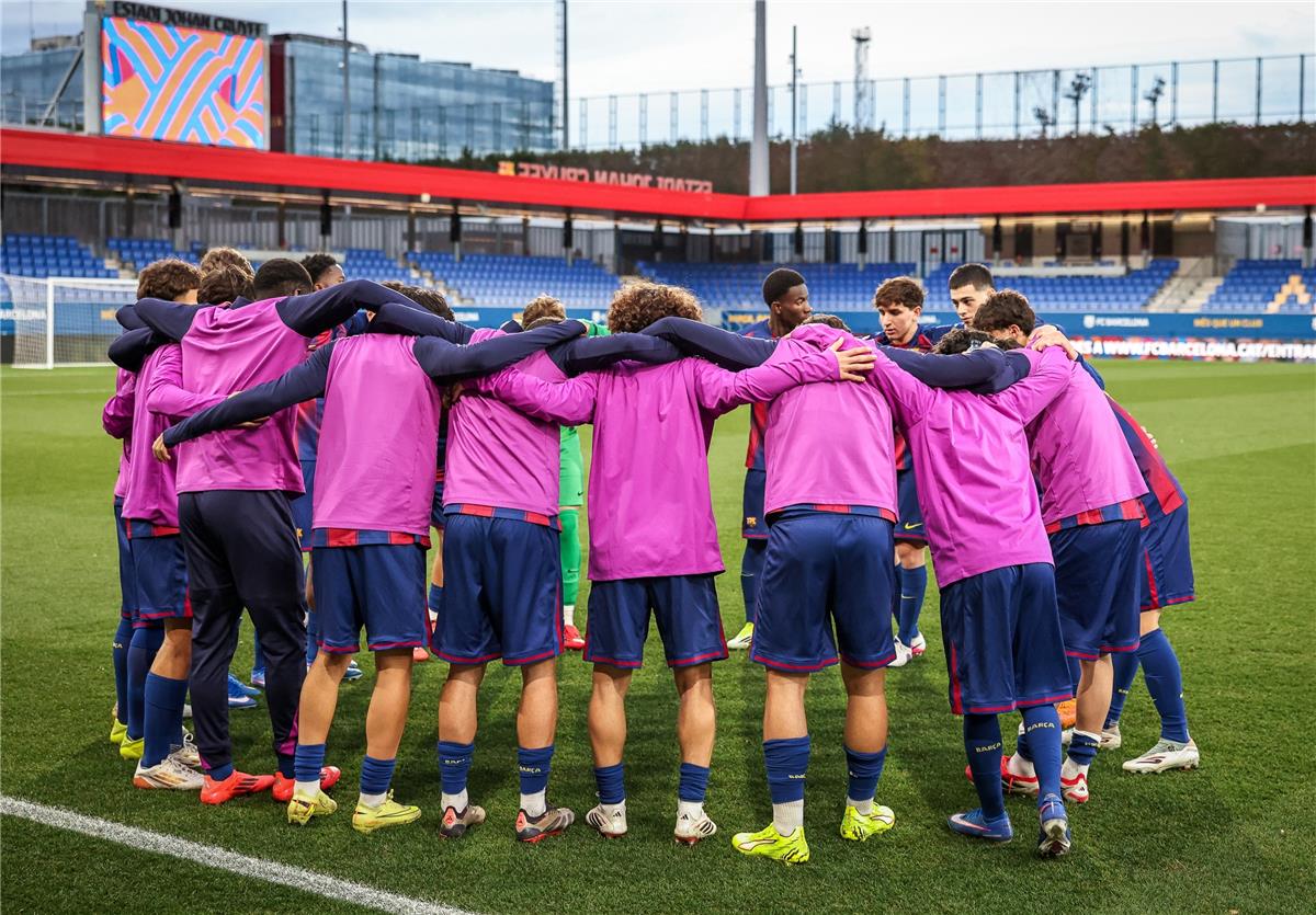 موعد والقنوات الناقلة لمباراة برشلونة وتينيريفي اليوم في إياب ربع نهائي كأس الأبطال للشباب