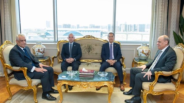 وزيرا الإنتاج الحربي والاستثمار يتباحثان حول تعزيز الاستفادة من أراضي المصانع الحربية