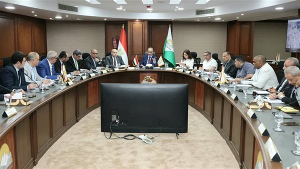محافظ الجيزة يرأس اجتماعات صف وعياط ويؤكد تسهيل إجراءات الاستثمار