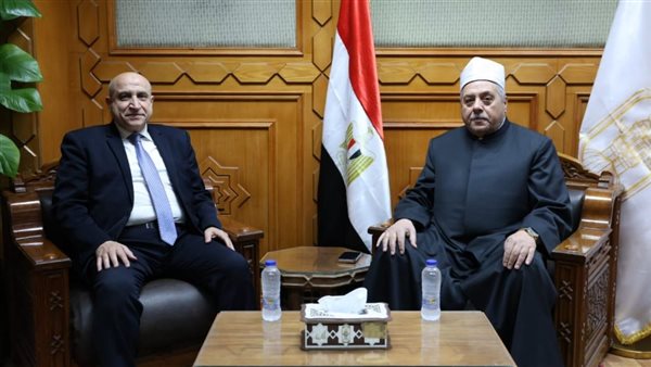 الشيخ أيمن عبد الغني يبحث مع مدير البرامج الدولية بالجامعة العالمية تعزيز التعاون اللبناني.