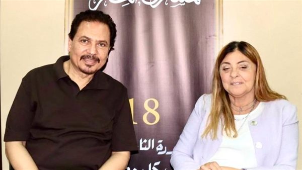 إيمان كريم تتفاوض مع رئيس المهرجان القومي للمسرح المصري بشأن التعاون
