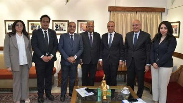 وزير الخارجية المصري يناقش تعزيز الاستثمارات مع الشركات الهندية في نيودلهي