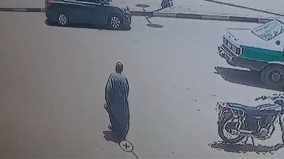 أثناء عبوره الطريق.. إصابة مسن في حادث دهس تروسيكل بميدان المسلة بالفيوم