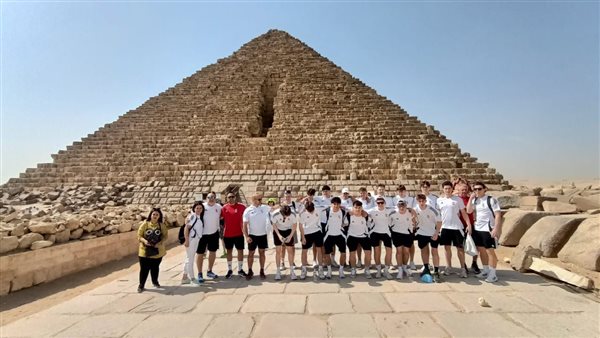 منتخب المجر للشباب لكرة اليد يزور الأهرامات في جولة بتنظيم اتحاد اليد | صور