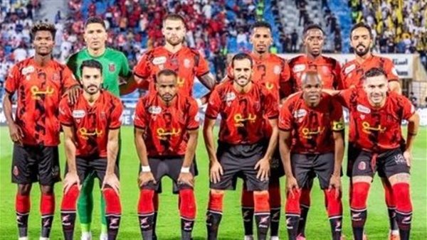 التعاون يتحدى الرياض في مواجهة مباشرة مثيرة اليوم