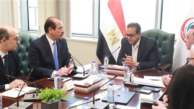 وزير الصحة يناقش مقترح حملة وطنية لرفع الوعي بالأمراض غير المعدية