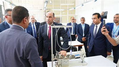 وزير العمل ومحافظ قنا يتفقدان مركز تدريب قفط: ويؤكد “قلعة تدريبية” تضم 22 ورشة وتخدم شباب الصعيد”
