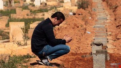 هل يشعر الميت بمن يزوره؟.. أستاذ فقه يُجيب بأدلة قاطعة
