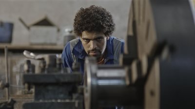 عن دوره في المستعمرة.. أدهم شكر يفوز بجائزة أفضل ممثل في جوائز النقاد للأفلام العربية