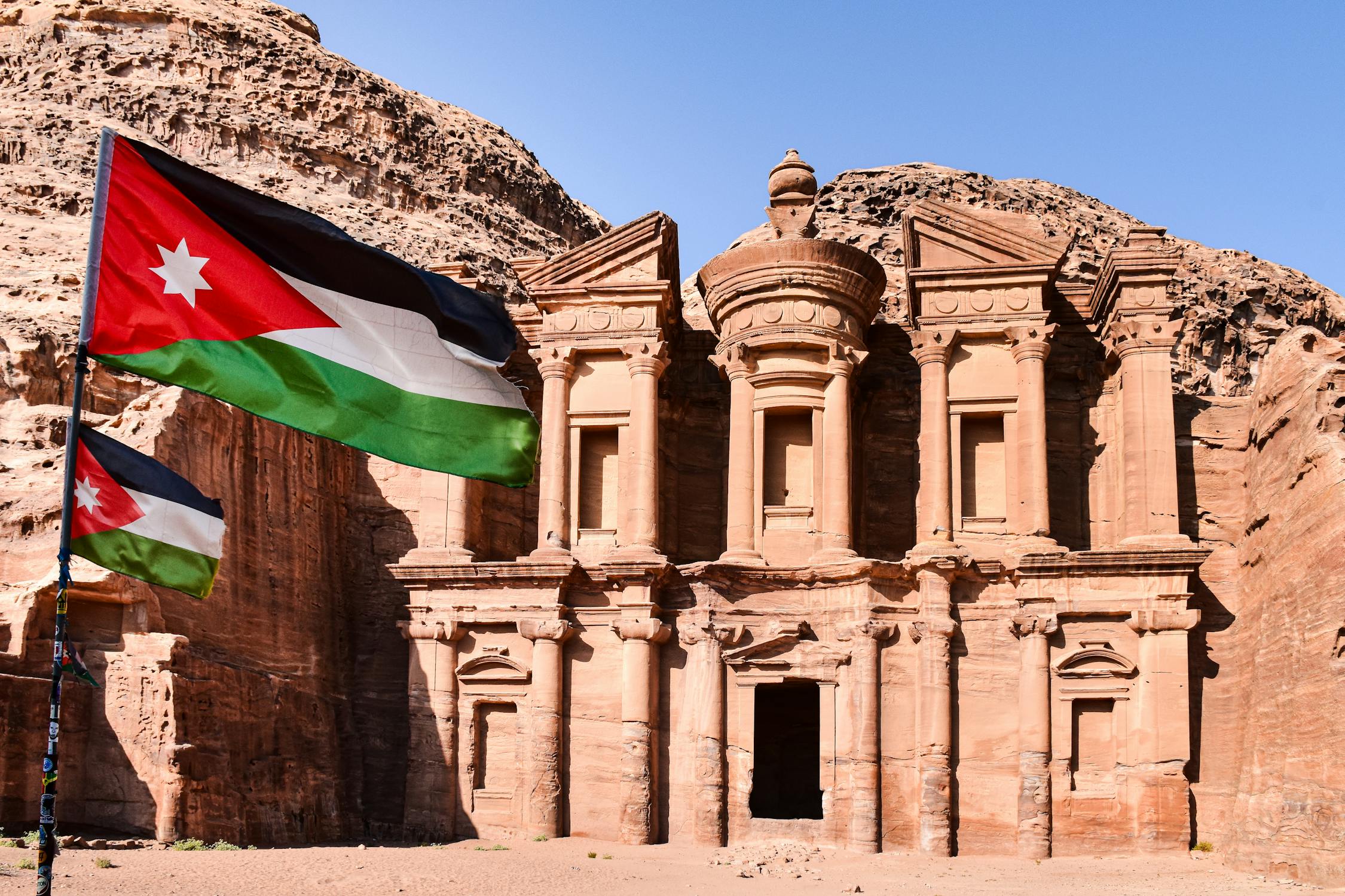 الأردن.. تراجع كبير في أعداد السياح في 2026 والسعوديون يتخطون 200 الف زائر في شهرين 
