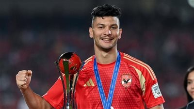 والد أشرف داري: الأهلي لم يتواصل معنا حتى الآن بشأن مصير اللاعب