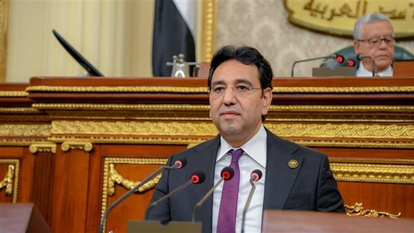 أيمن محسب: عوائد توطين صناعة الطاقة الخضراء في مصر