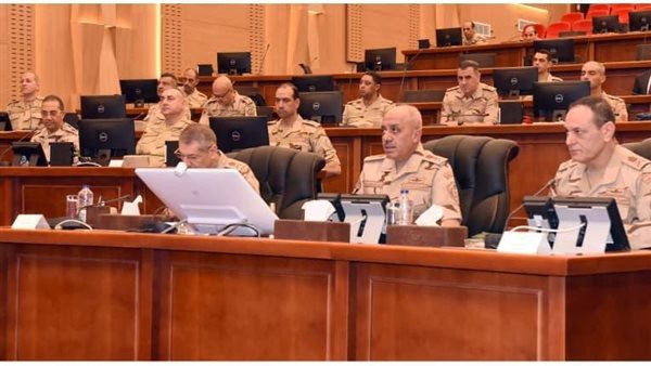 وزير الدفاع يشرف على تنفيذ المرحلة الرئيسية لمشروع مراكز القيادة التعبوي “صمود 4”
