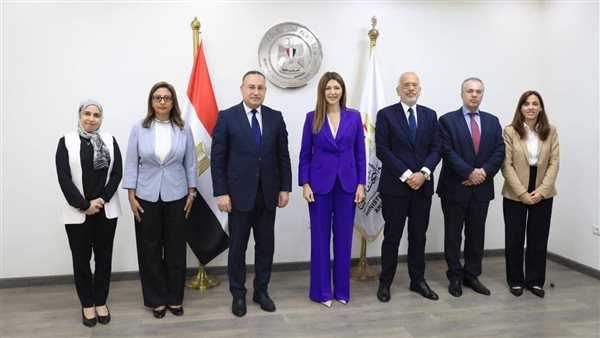 وزير التعليم العالي يلتقي بنظيرته اليونانية لتعزيز التعاون الأكاديمي