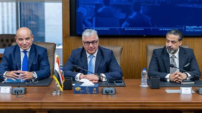 رئيس اقتصادية قناة السويس يستقبل وفد حكومة مدينة تونغلينغ الصينية لبحث فرص التعاون الاستثماري المشترك