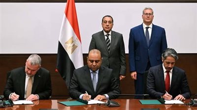 رئيس الوزراء يشهد توقيع مذكرة تفاهم بين البترول وشركة إكسون موبيل العالمية