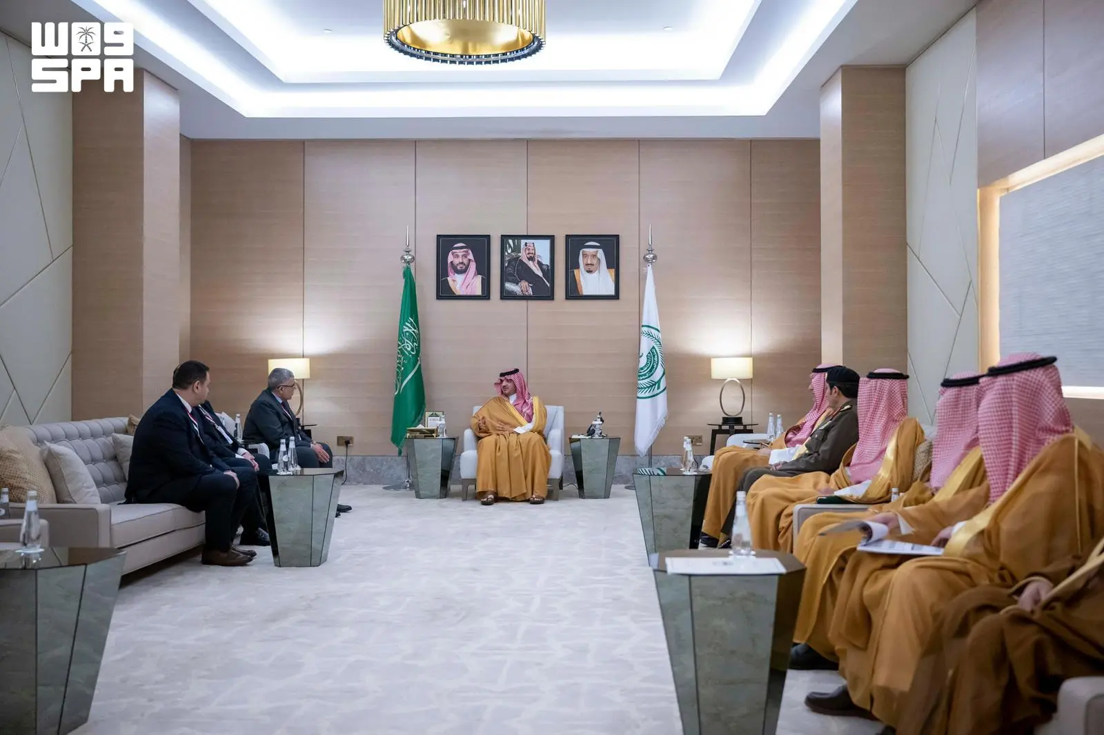 وزير الداخلية يستقبل رئيس بعثة الحجاج المصريين ويؤكد تسخير إمكانات المملكة لخدمتهم