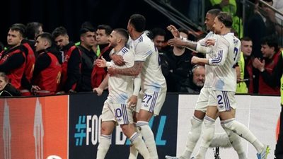 فرايبورغ ضد أستون فيلا.. أستون فيلا بطلاً لـ الدوري الأوروبي للمرة الأولى في تاريخه على حساب فرايبورج بثلاثية