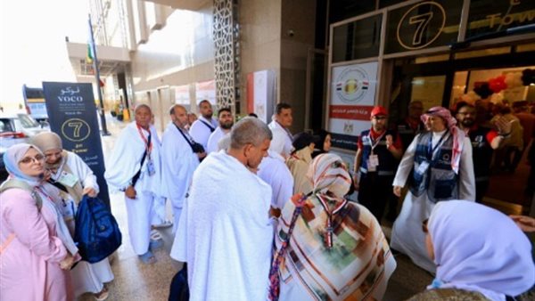 حجاج الجمعيات الأهلية يصلون إلى الأراضي المقدسة اليوم