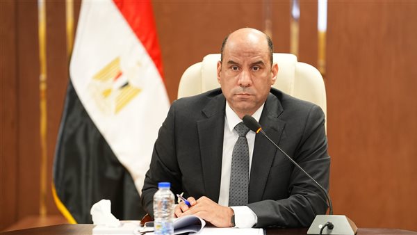 وزير العمل يعلن عن صرف منحتين جديدتين للعمالة غير المنتظمة