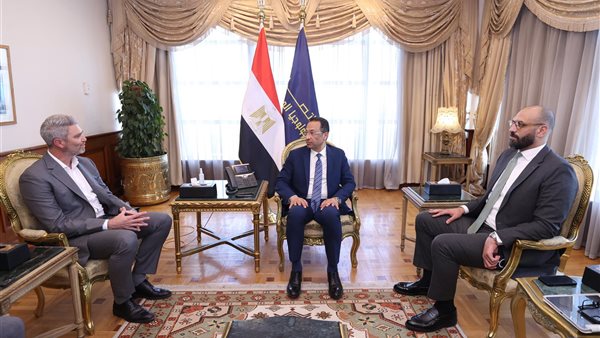 الاتصالات تناقش مع أمازون خطط توسع استثماراتها في مصر