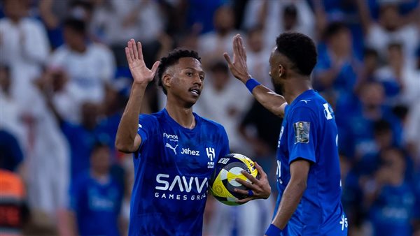 الهلال يواجه الفيحاء في مواجهة حاسمة وعينه على تعثر ضمك