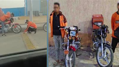 كسروا المطب للهروب من الزحمة.. سقوط عاملي دليفري أتلفا طريقًا بحدائق أكتوبر